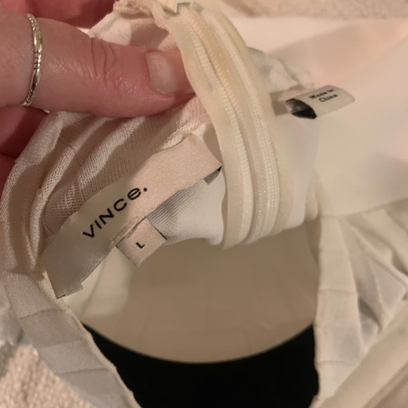 Vince Pleated White Sleeveless Blouse - Picture 4 of 4